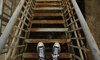 Warum du dein Buch schreiben aber nicht anfangen wirst – und es auch nächstes Jahr nicht tun wirst, wenn du es alleine versuchst