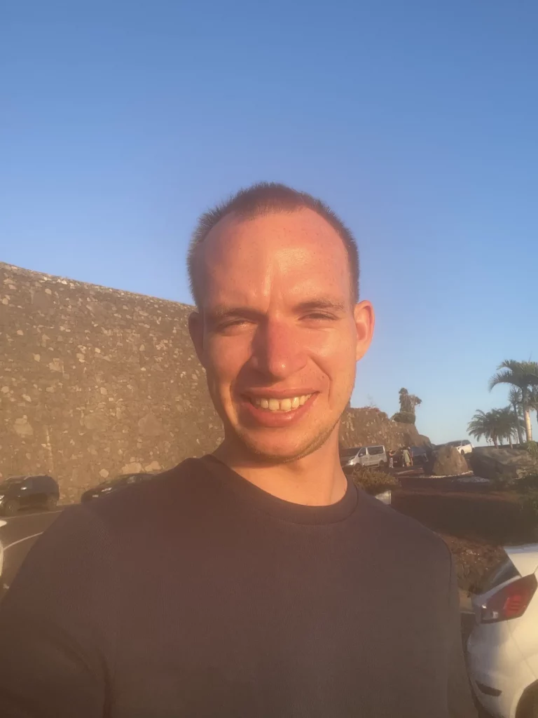 Paul Fenzl lächelt im Abendlicht